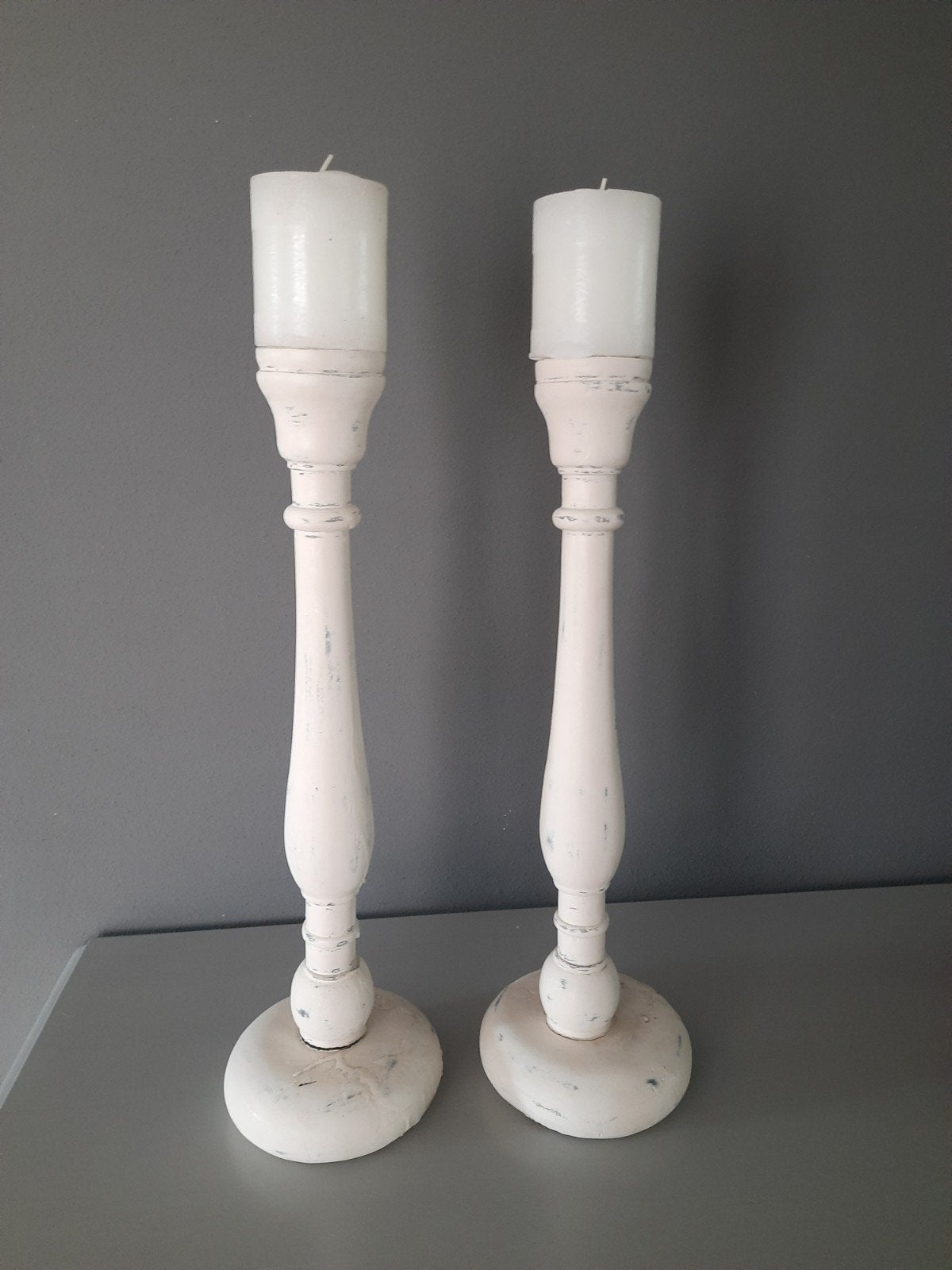 Set van 2 witte houten kandelaars, Antiek en Kunst, Ophalen