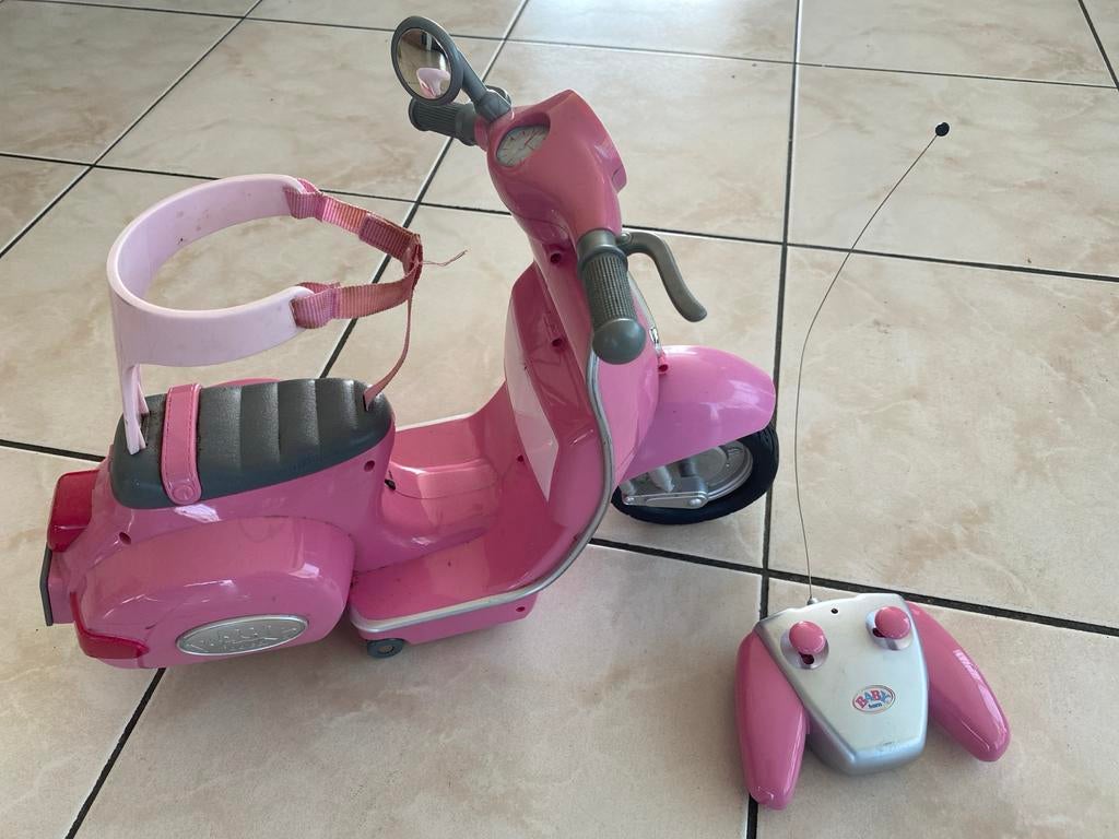 Baby Born scooter met afstandsbediening, Verzenden, Zo goed als nieuw, Meisje