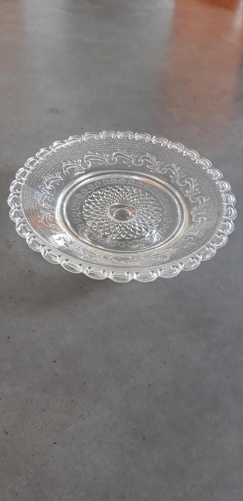 Serveerschaal op voet 21cm diameter glazen schaal met opdruk, Ophalen of Verzenden