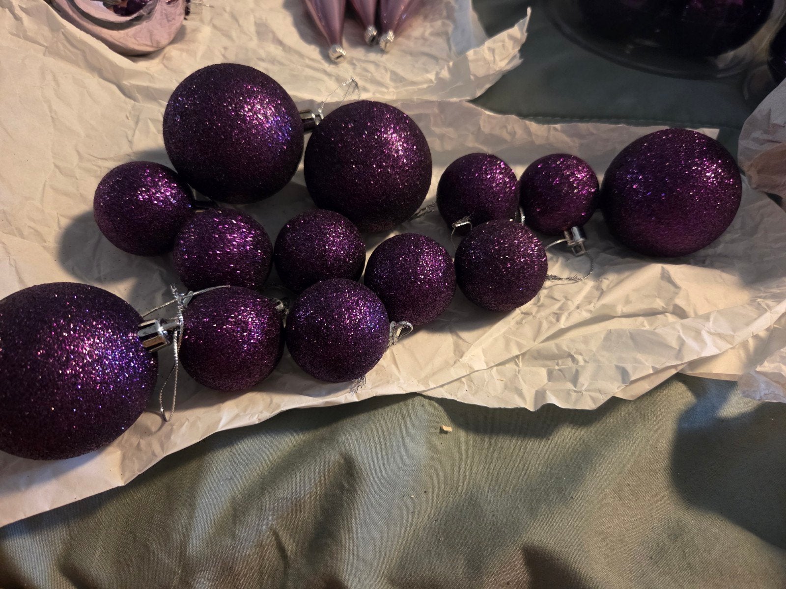 Plastic paarse kerstballen, Diversen, Ophalen, Zo goed als nieuw