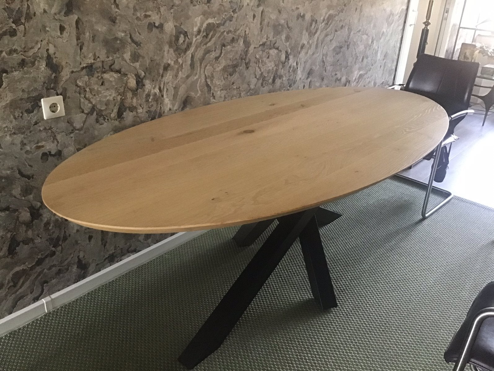 Mooie grote hout tafel  met metalen onderstel., Ophalen, 100 tot 150 cm, 200 cm of meer, Zo goed als nieuw