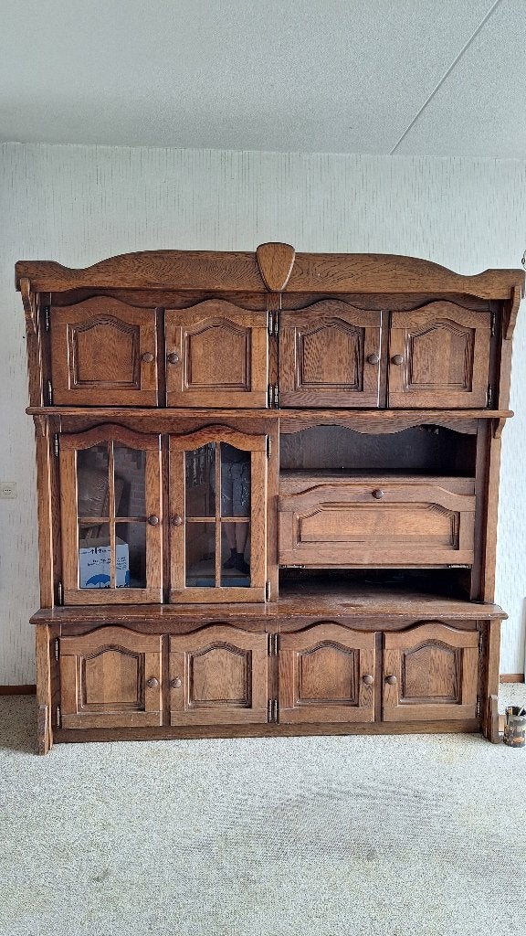 Grote kast, Ophalen