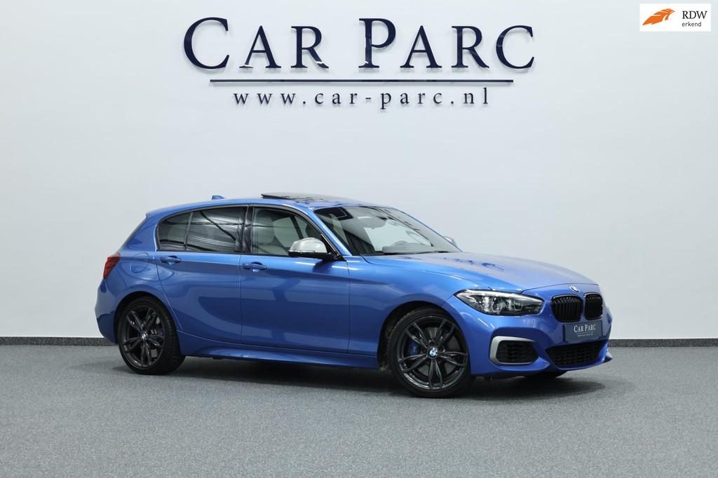 BMW 1-serie M140i Special Edition LED/SCHUIFDAK/LEER+S.VERWA, Auto's, BMW, Achterwielaandrijving, Gebruikt, Blauw, 340 pk