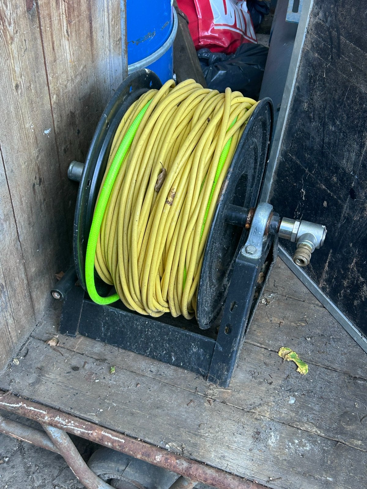 Osmoworks 400l tank met pomp en 150m slang op rol, Ophalen, Gebruikt