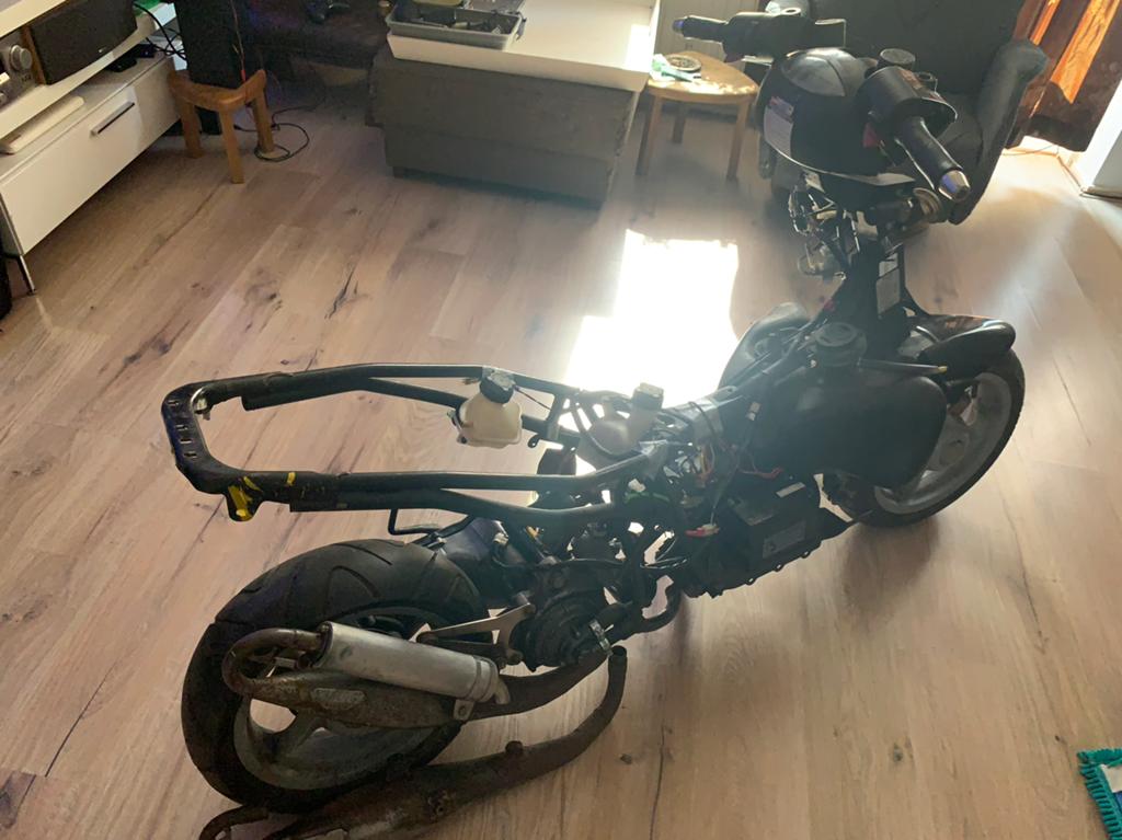 Aprilia Area 51, Fietsen en Brommers, Scooters | Aprilia, Ophalen, Tweetakt, Gebruikt, Maximaal 45 km/u