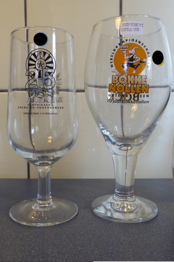 Bavaria bier voet glazen (zie foto), Verzamelen, Ophalen of Verzenden, Zo goed als nieuw, Glas of Glazen, Bavaria