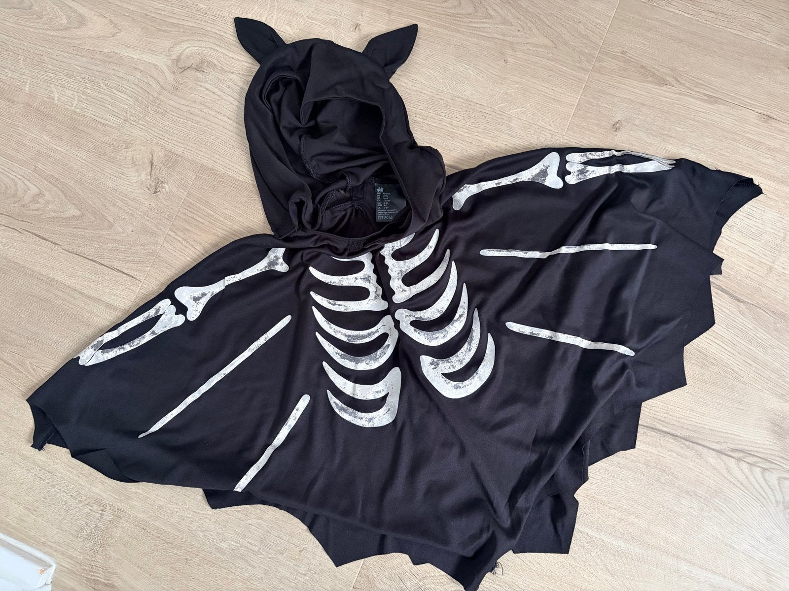 Vleermuis skelet cape - Halloween verkleedkleding, Ophalen of Verzenden, Zo goed als nieuw, 110 t/m 116, Jongen of Meisje