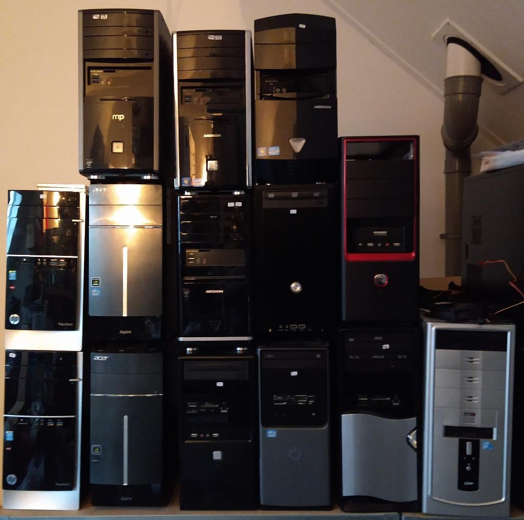 Partij  van 14 PC behuizingen lekker goedkoop - ZIJN LEEG, Computers en Software, Computerbehuizingen, Ophalen, Nieuw