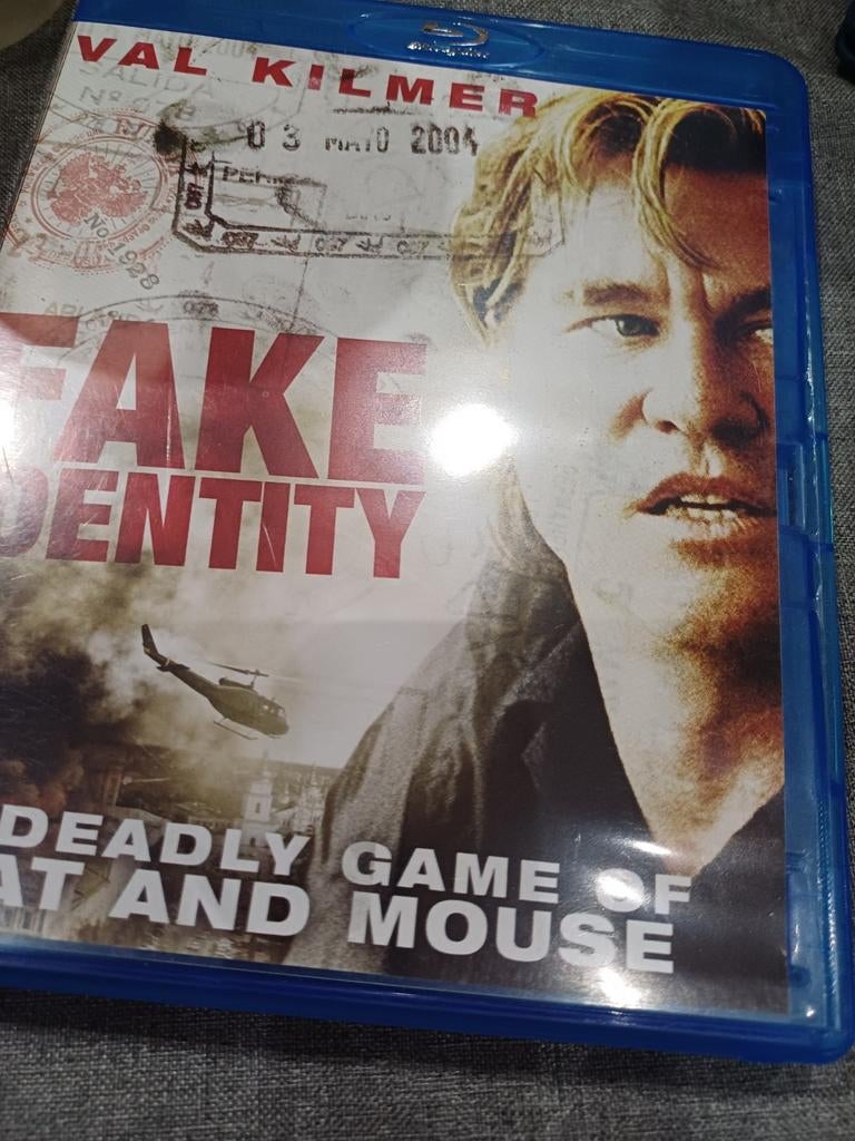 Fake identity, Verzenden, Zo goed als nieuw
