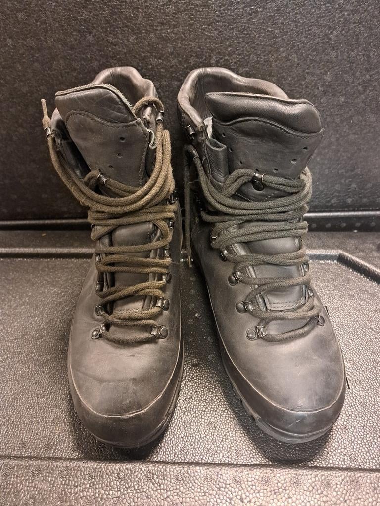 Meindl  maat 43 M1 Gore tex  nette staat lichte hakslijtage, Gebruikt, Meindl, Schoenen, Ophalen of Verzenden
