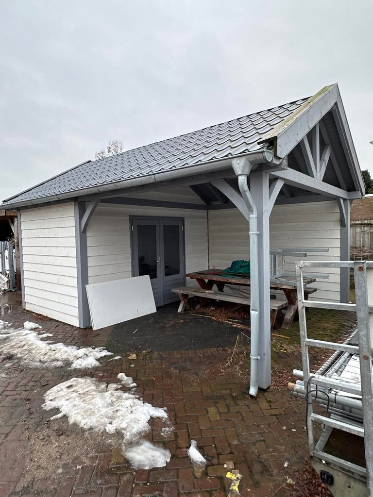 Overkapping met zadeldak en dakpanplaten nieuwprijs € 9250, Ophalen of Verzenden, Zo goed als nieuw, Veranda