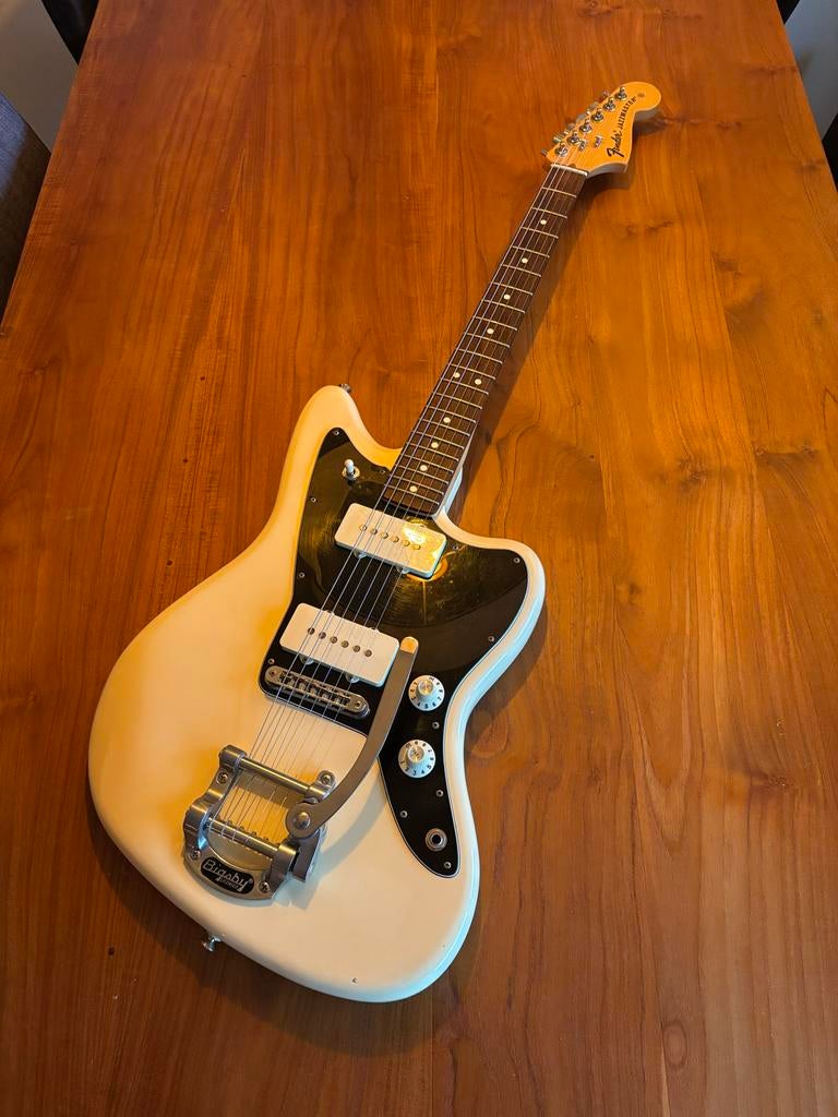 Fender American Special Jazzmaster met Bigsby, Muziek en Instrumenten, Snaarinstrumenten | Gitaren | Elektrisch, Zo goed als nieuw