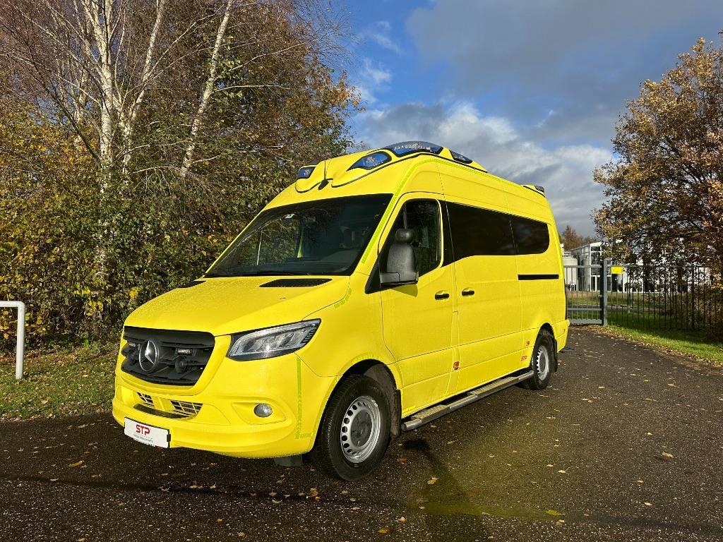Mercedes-Benz 319 CDI Sprinter ambulance, 6 cilinder euro 6,, Auto's, Automaat, 2987 cc, LED verlichting, Bedrijf