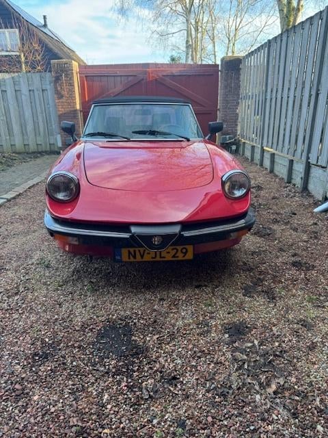 Alfa Romeo Spider 2.0 1988 Rood