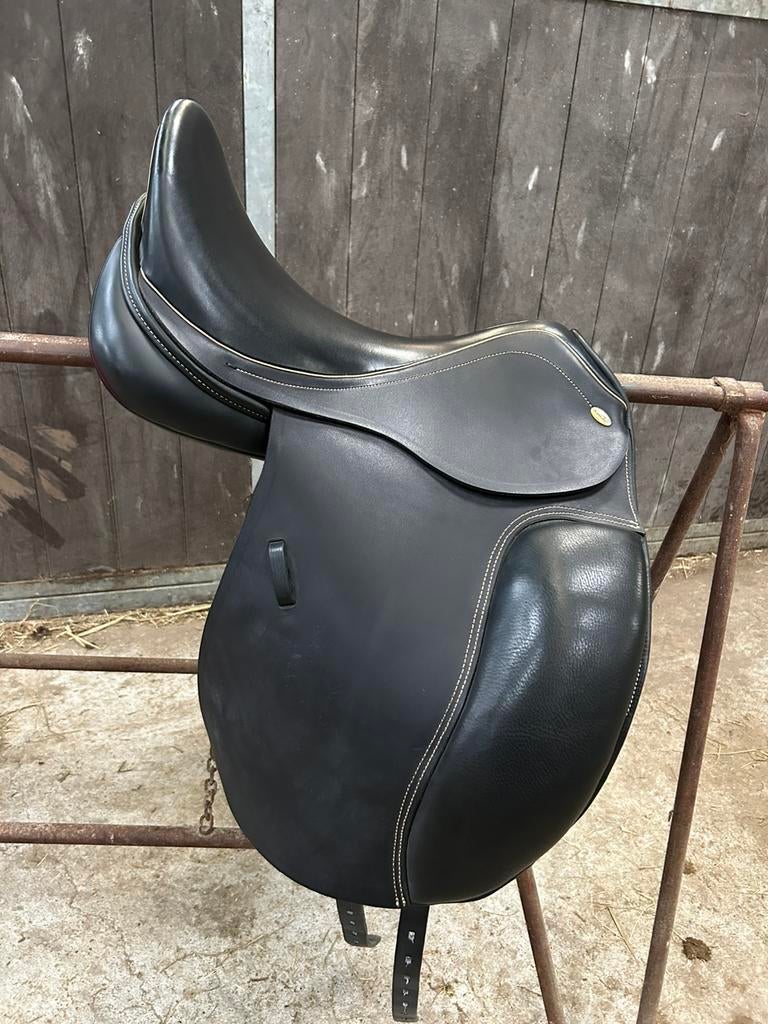 Nieuw Kentaur dressuurzadel, Dieren en Toebehoren, Paarden en Pony's | Zadels, Ophalen of Verzenden, Nieuw, Dressuur