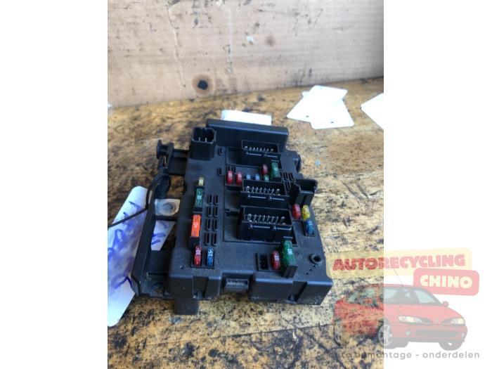 Zekeringkast van een Peugeot 307, Auto-onderdelen, Elektronica en Kabels, Peugeot, Gebruikt, 3 maanden garantie, Ophalen