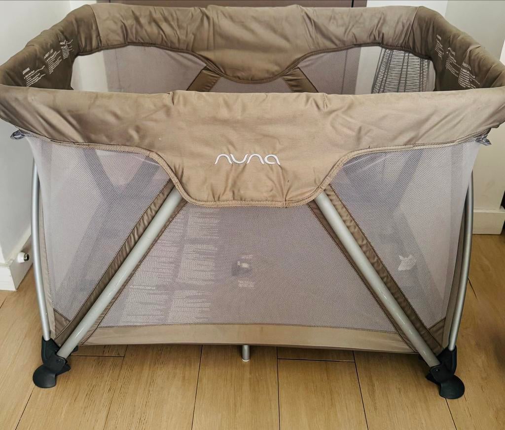 Nuna Sena Reisbedje - Beige, Kinderen en Baby's, Babywiegjes en Ledikanten, Ophalen of Verzenden, Zo goed als nieuw, Reisbedje