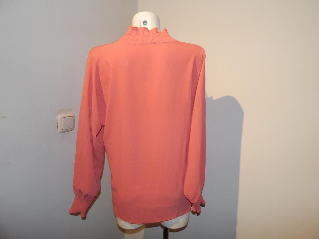 Studio Anneloes koraal kleur top fijne plooi voorkant stretc, Overige kleuren, Verzenden, Maat 42/44 (L), Zo goed als nieuw