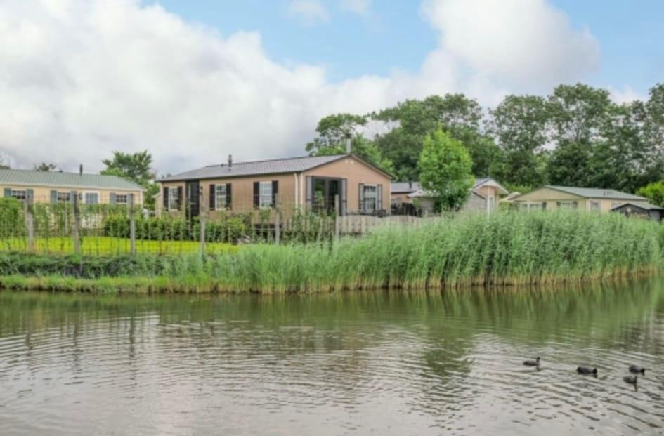Chalet op eigen grond te koop, Huizen en Kamers, Recreatiewoningen te koop, 2 slaapkamers, Noord-Holland, Verkoop zonder makelaar