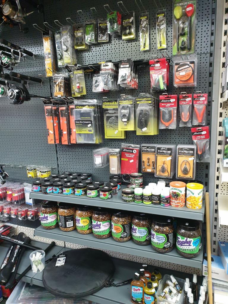 Alles voor de visser! Ook zeepieren en zagers!!, Watersport en Boten, Hengelsport | Zeevissen, Ophalen, Nieuw, Complete set