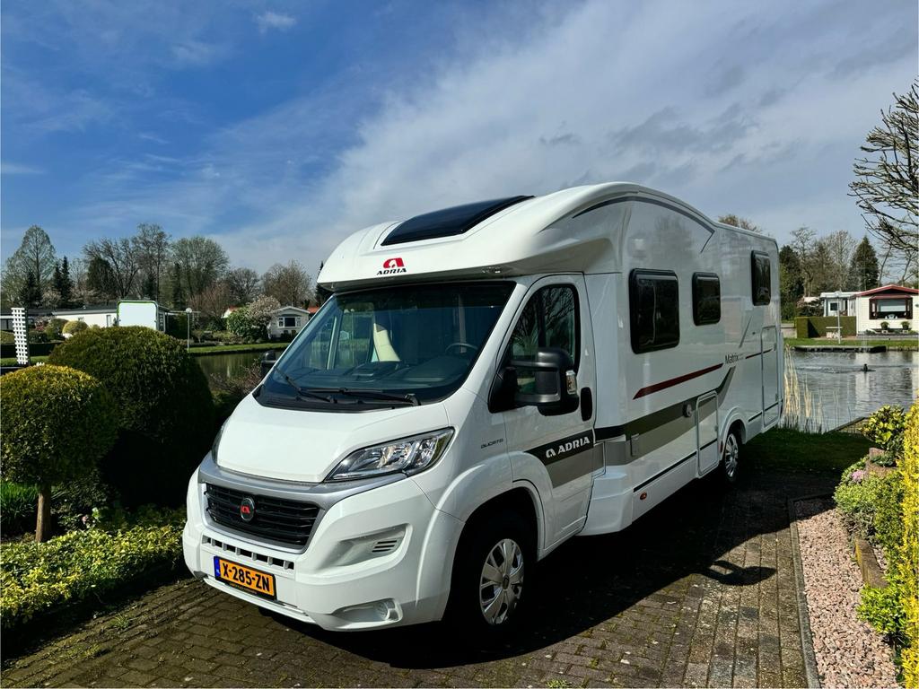 Te huur 5 persoons Camper Fiat Adria met AIRCO, Caravans en Kamperen
