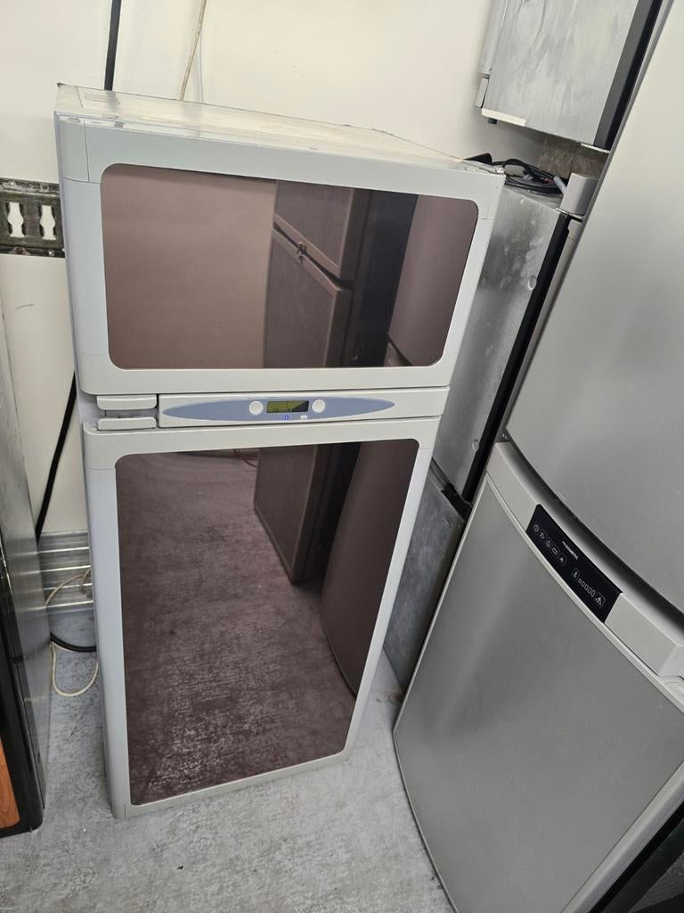 Thetford n145 koelkast vriezer combi, Caravans en Kamperen, Camper-accessoires, Zo goed als nieuw, Ophalen