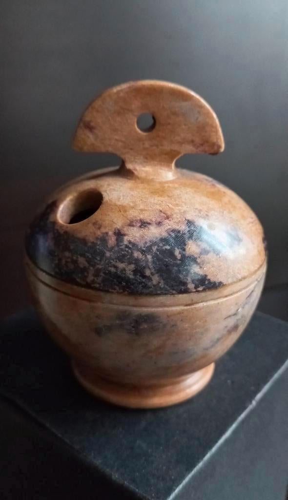 Antiek kleine Steen Urn .ca.  9 cm hoog, Ophalen of Verzenden
