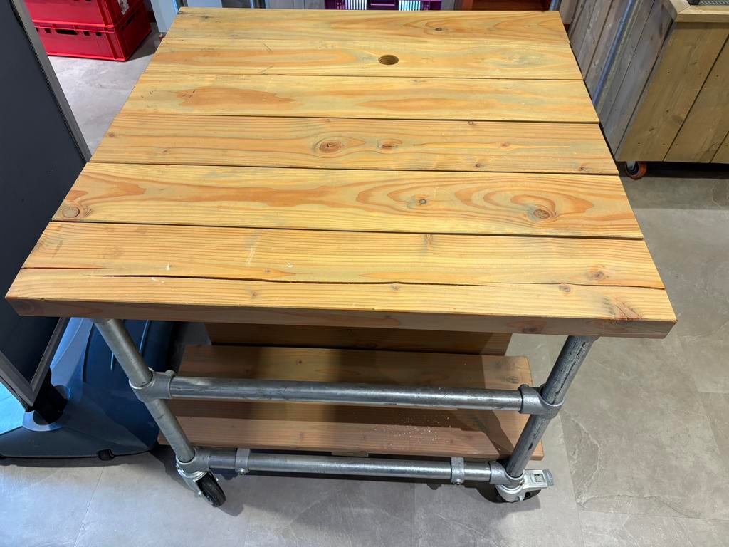 Mooie stijgerhout werkbank 2 stuks, Tuin en Terras, Tuintafels, Ophalen, Zo goed als nieuw, Rechthoekig, Hout