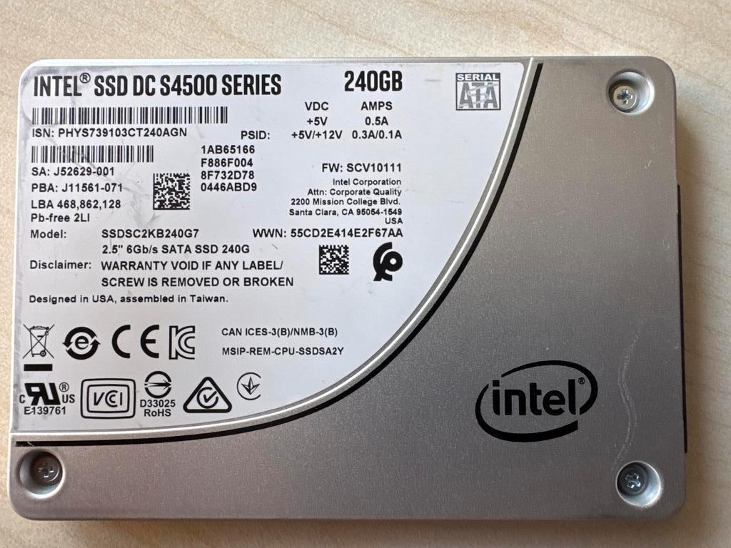 Intel SSD DC S4500 Series - 240GB Industrial SATA SSD, Computers en Software, Harde schijven, Intern, Gebruikt, Server, Ophalen of Verzenden