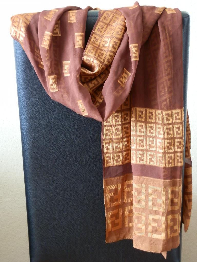 Fendi sjaal., Kleding | Dames, Maat 46/48 (XL) of groter, Fendi, Ophalen of Verzenden, Zo goed als nieuw