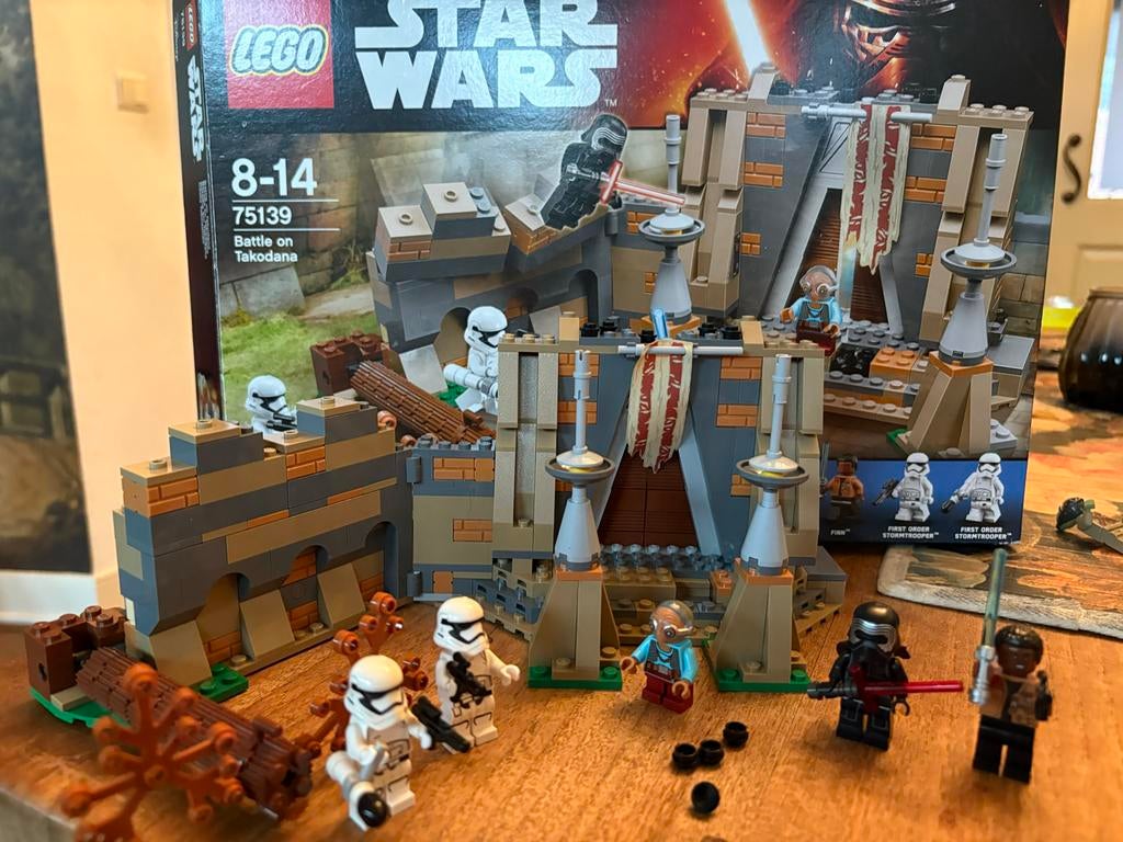 Lego Star Wars 75139 Battle on Takodana, Kinderen en Baby's, Speelgoed | Duplo en Lego, Ophalen of Verzenden, Zo goed als nieuw