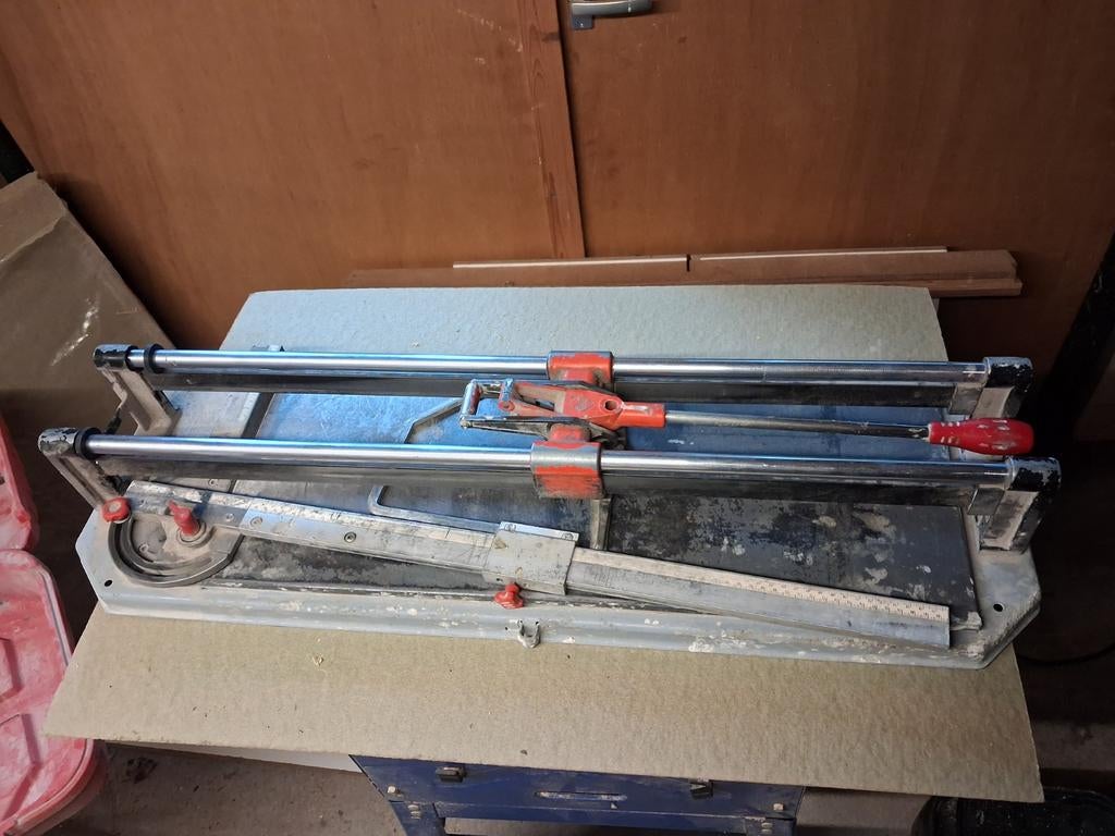 Rubi TX-700 Tegelsnijder met nieuw snijwieltje, Doe-het-zelf en Verbouw, Gereedschap | Handgereedschap, Ophalen, Gebruikt