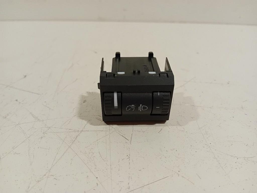 Schakelaar koplamp hoogteregeling Skoda Yeti, Auto-onderdelen, Dashboard en Schakelaars, Onderdelen@venauto.nl, Van der Ven Autorecycling B.V.