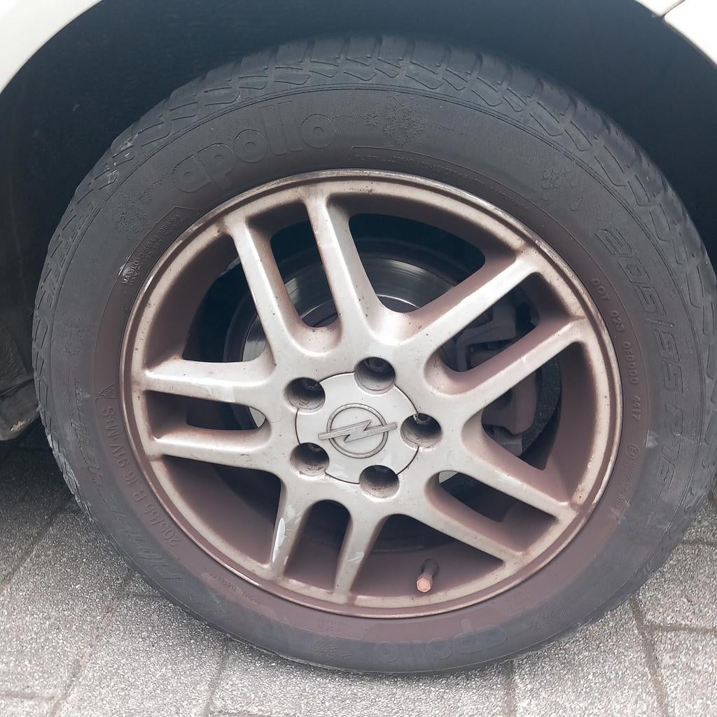 4 aluu vegen met banden, 16 inch, Verzenden, Band(en), 205 mm