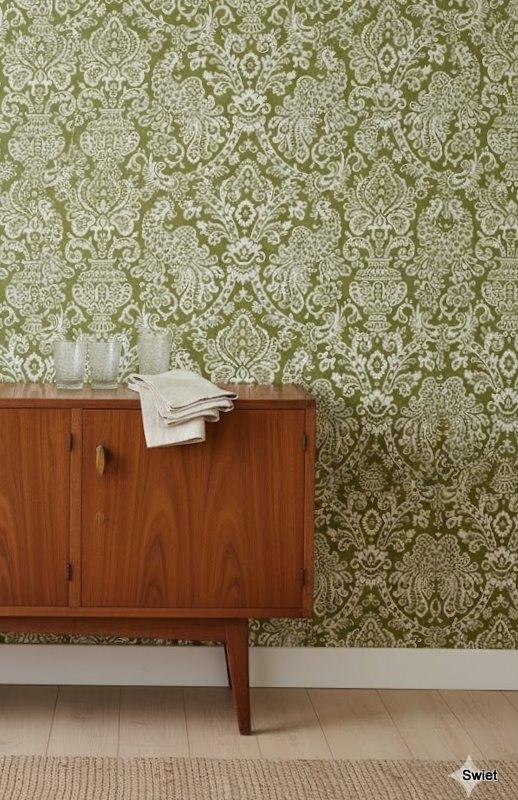 6860 olijfgroen klassiek vintage behang met wit motief swiet, Ophalen of Verzenden, 25 tot 50 m², Wit