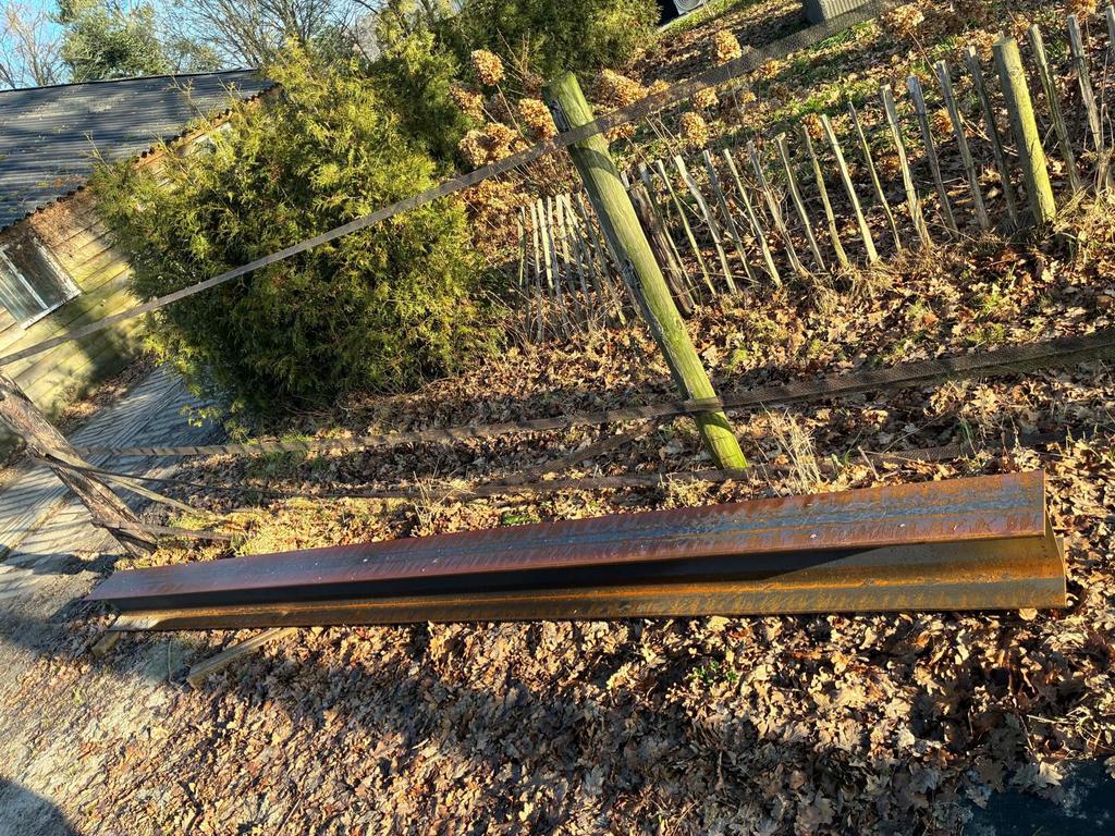 HEA Stalenbalk te koop - 425 cm lang, Doe-het-zelf en Verbouw, Metalen, Ophalen