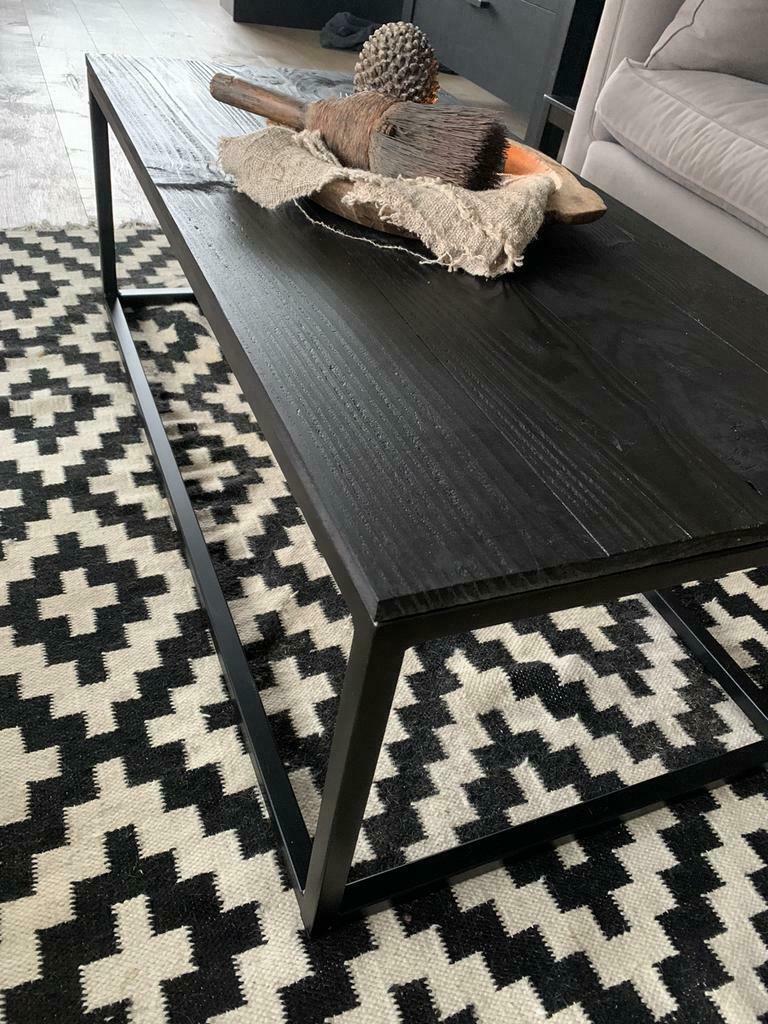 Salontafel met massief houten blad afgewerkt met monocoat, Huis en Inrichting, Tafels | Salontafels, Ophalen of Verzenden, Nieuw