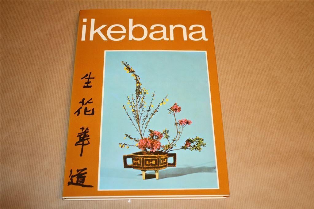 Ikebana - Esoterische Blumenkunst Ostasiens, Ophalen of Verzenden, Gelezen