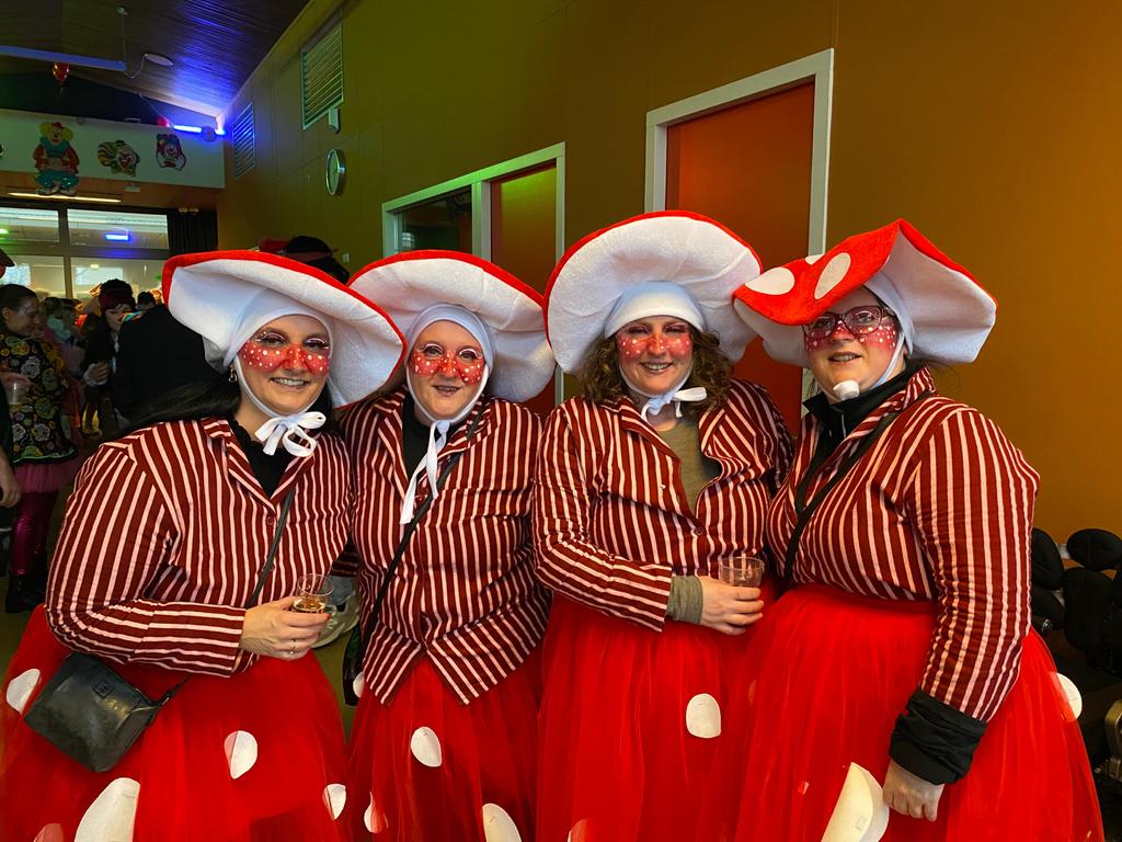carnaval loopgroep musical toneel, Ophalen of Verzenden, Nieuw, Jongen of Meisje