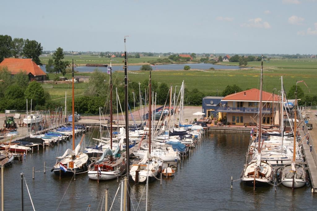 Ligplaatsen bij Wellekom Watersport Woudsend (Friesland), Watersport en Boten, Herfst, Binnen en Buiten