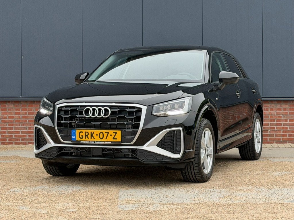 Audi Q2 35 TFSI S-tronic S-line Led / Carplay / Navigatie, 4 cilinders, 150 pk, Zwart, Bedrijf