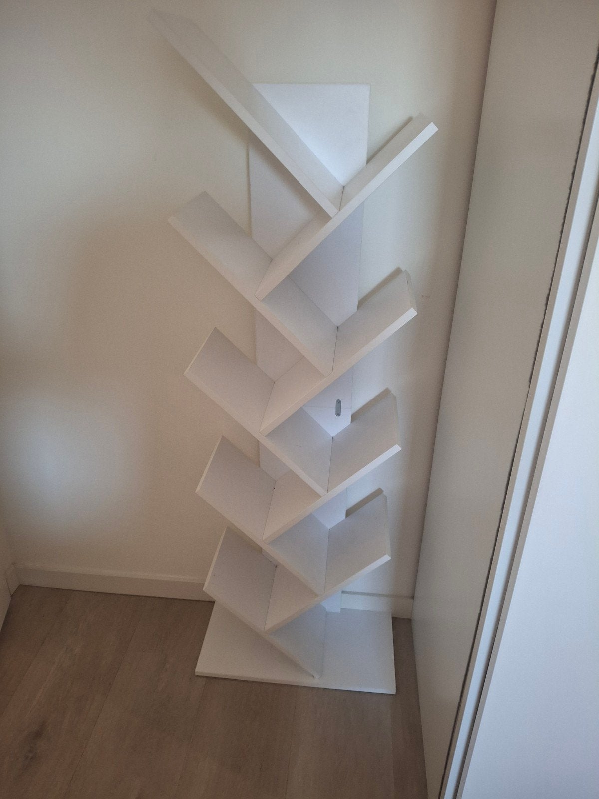 Witte Boekenplank / Boekenkast - Modern Design (2 stuks), Huis en Inrichting, Kasten | Boekenkasten, Modern, Eigentijds, Minder dan 50 cm