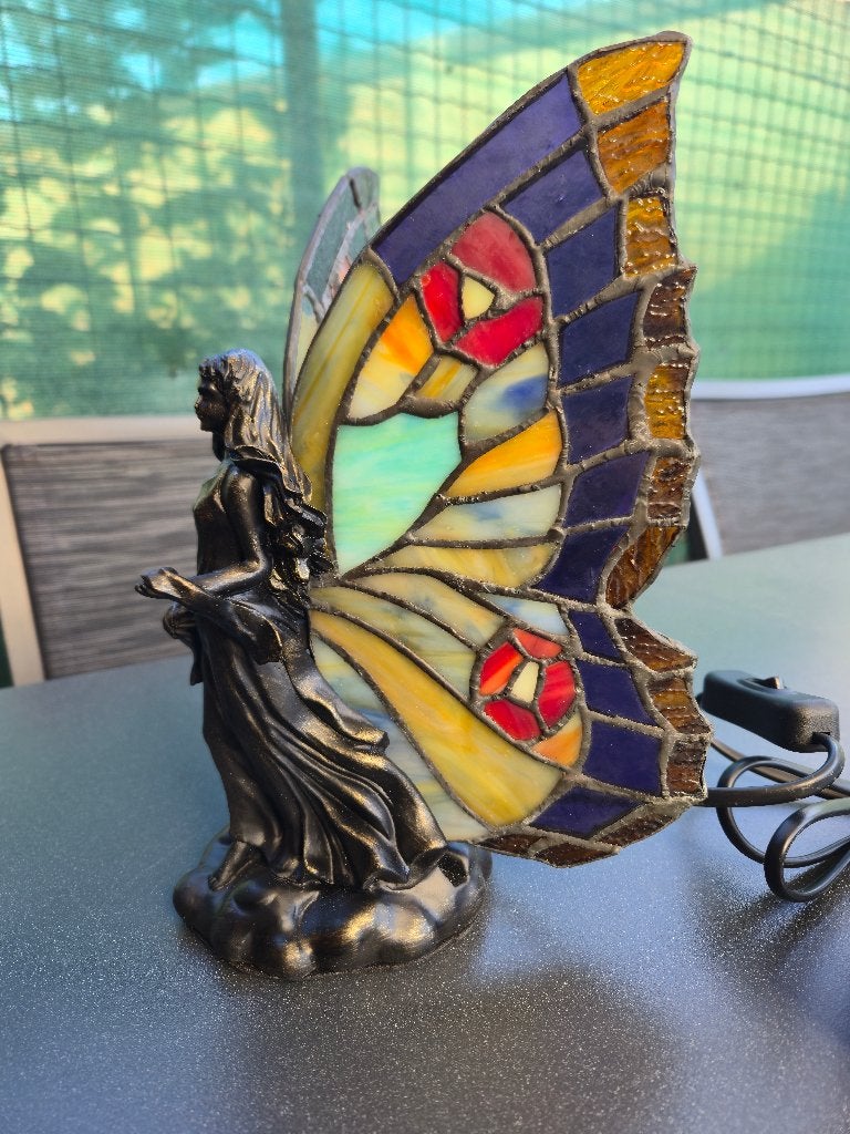 Paarse glas in lood tiffany styl lady butterfly lamp, Antiek en Kunst, Ophalen