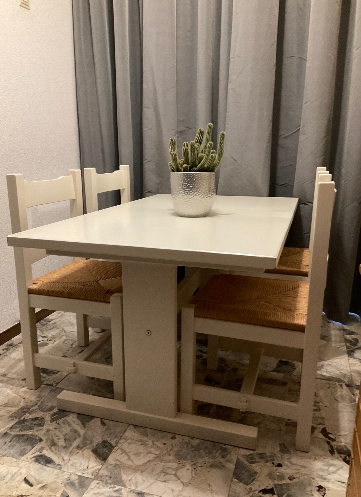 Eethoek, massief grenen tafel met 4 grenen stoelen, Huis en Inrichting, Tafels | Eettafels, Ophalen, Gebruikt, 100 tot 150 cm