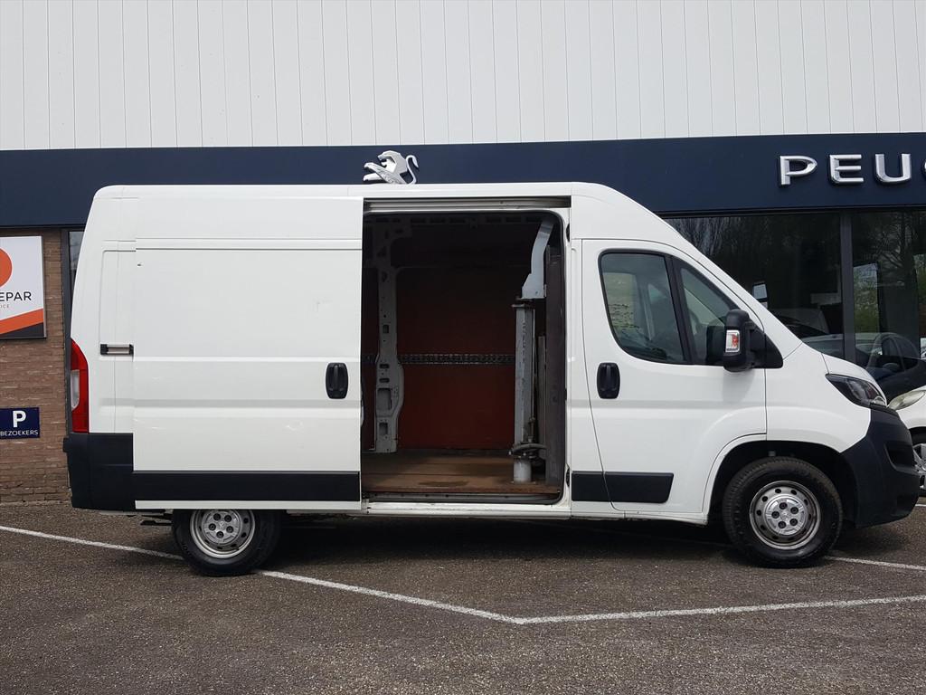 Peugeot Boxer GB 333 L2H2 BlueHDi 140PK TREKHAAK | Navigatie, Gebruikt, Euro 6, 4 cilinders, Wit