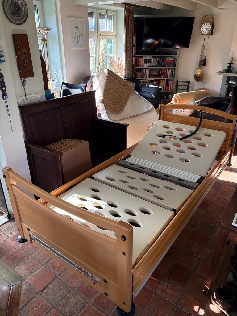 Ziekenhuisbed hoog laag bed 210 matras met twee matrassen, Ophalen