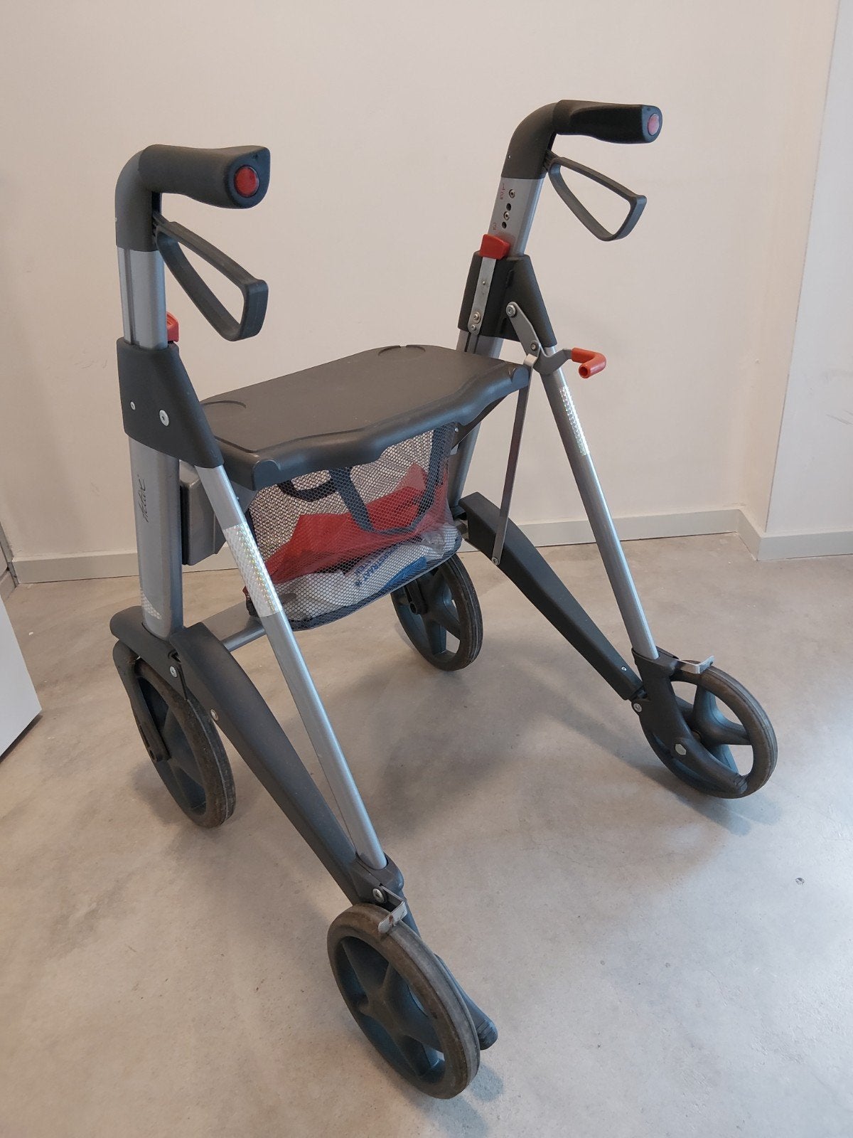 Active Walker Rollator, Diversen, Ophalen, Lichtgewicht, Zo goed als nieuw
