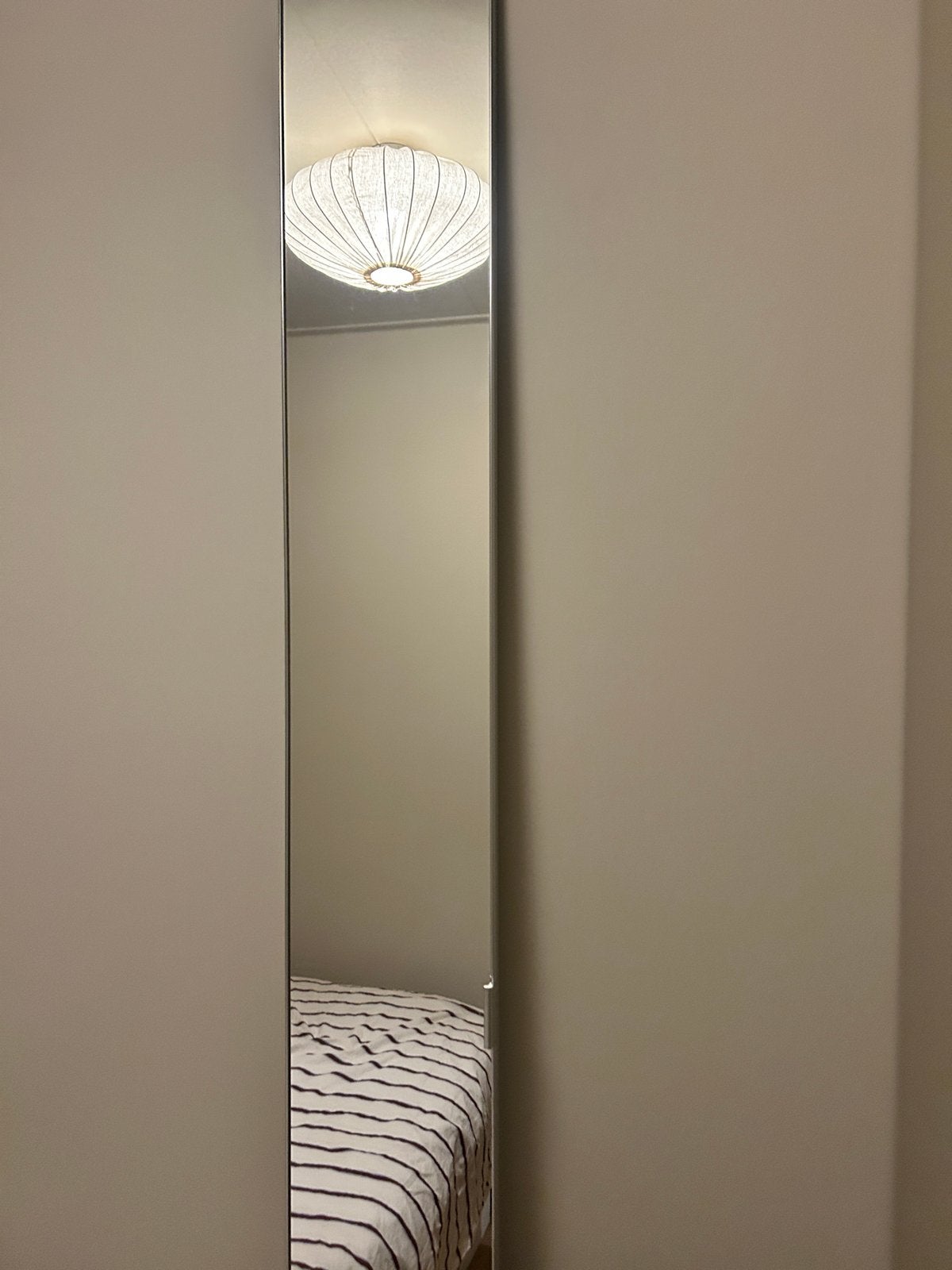 IKEA ÅHEIM spiegeldeur voor PAX kast, 25x229 cm, Huis en Inrichting, Ophalen, Minder dan 50 cm, 200 cm of meer, Zo goed als nieuw