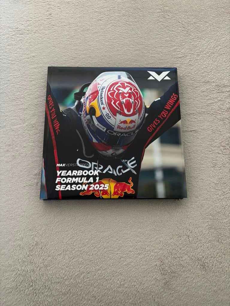Gloednieuw Max Verstappen jaarboek Formule 1 Seizoen 2025., Verzamelen, Ophalen of Verzenden, Zo goed als nieuw