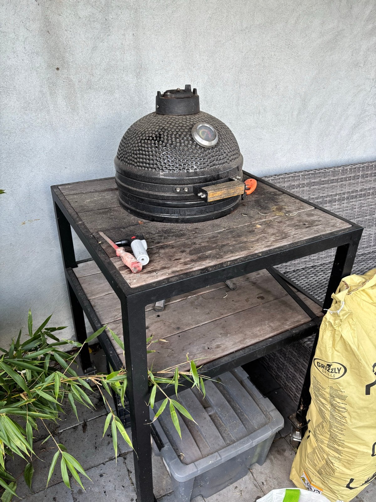 Kamado BBQ met onderstel - Perfect voor zomeravonden, Ophalen, Gebruikt